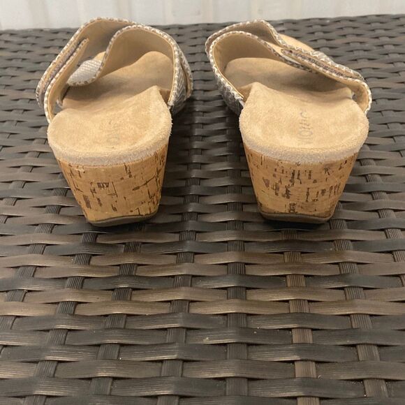 Vionic Leticia wedge sandals, with the lizard, print leather, upper and a cork w - Picture 4 of 6